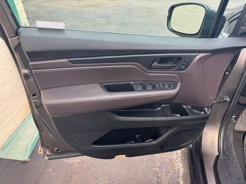 Used 2023 Honda Odyssey EX-L image 12