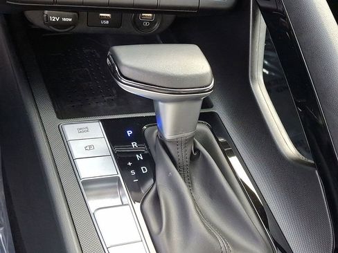 Used 2023 Hyundai Elantra Limited image 12