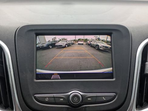 Used 2020 Chevrolet Equinox LT FWD image 21