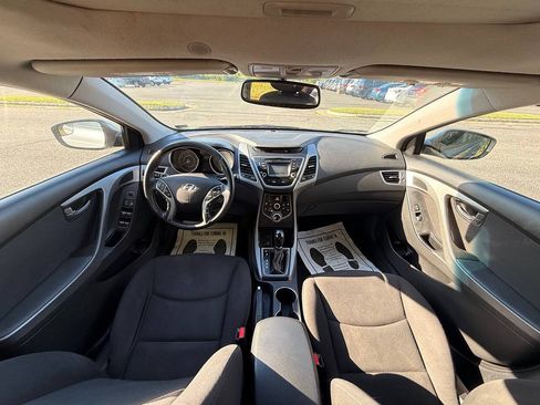 Used 2015 Hyundai Elantra SE w/ Option Group 03 FWD image 14