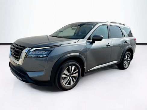 Used 2025 Nissan Pathfinder SL AWD/4WD image 1