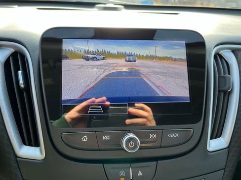 Used 2023 Chevrolet Malibu LT image 17