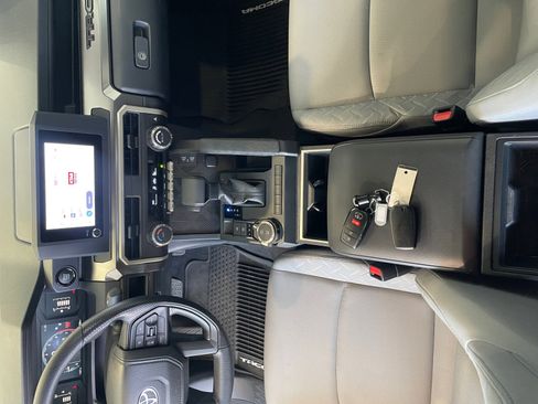 Certified 2025 Toyota Tacoma SR5 AWD/4WD image 15