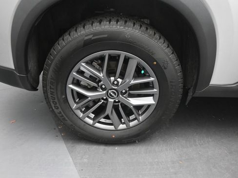 Used 2024 Nissan Rogue S AWD/4WD image 22