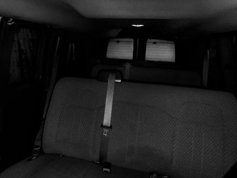 Used 2017 Chevrolet Express 2500 LS RWD image 2