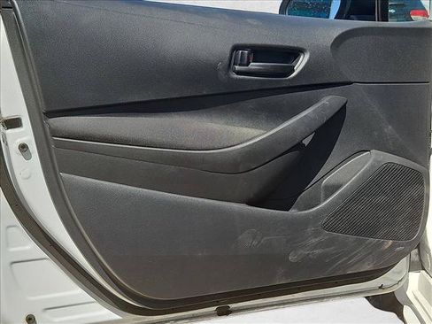 Used 2025 Toyota Corolla LE FWD image 10