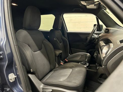 Used 2021 Jeep Renegade Latitude AWD/4WD image 10