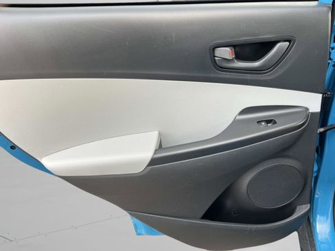 Used 2023 Hyundai Kona SEL image 18