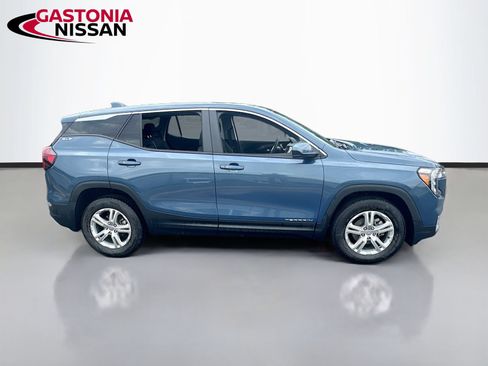 Used 2024 GMC Terrain SLE AWD/4WD image 9
