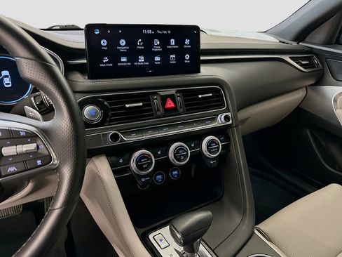 Used 2023 Genesis G70 2.0T image 26
