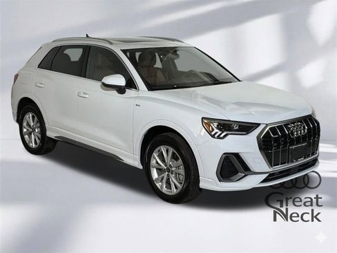 Certified 2025 Audi Q3 2.0T Premium w/ Convenience Package image 11