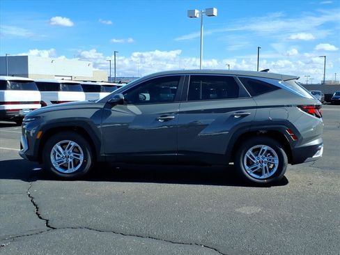 New 2026 Hyundai Tucson SE image 2