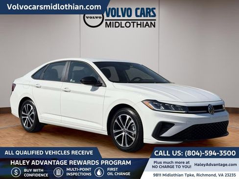 Used 2025 Volkswagen Jetta Sport image 1