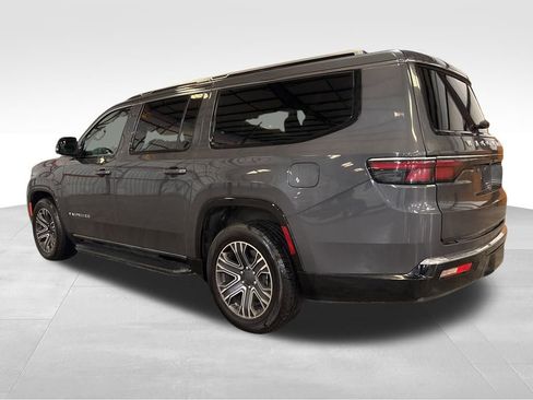 Used 2024 Jeep Wagoneer L Series II w/ Flexible Seating Group AWD/4WD image 3
