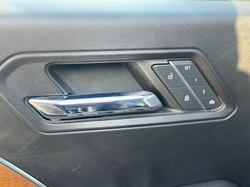 Used 2023 GMC Canyon Denali image 23