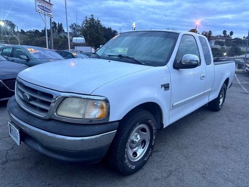 Used 2000 Ford F150 XLT image 3
