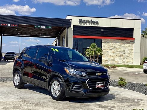 Used 2020 Chevrolet Trax LS image 3