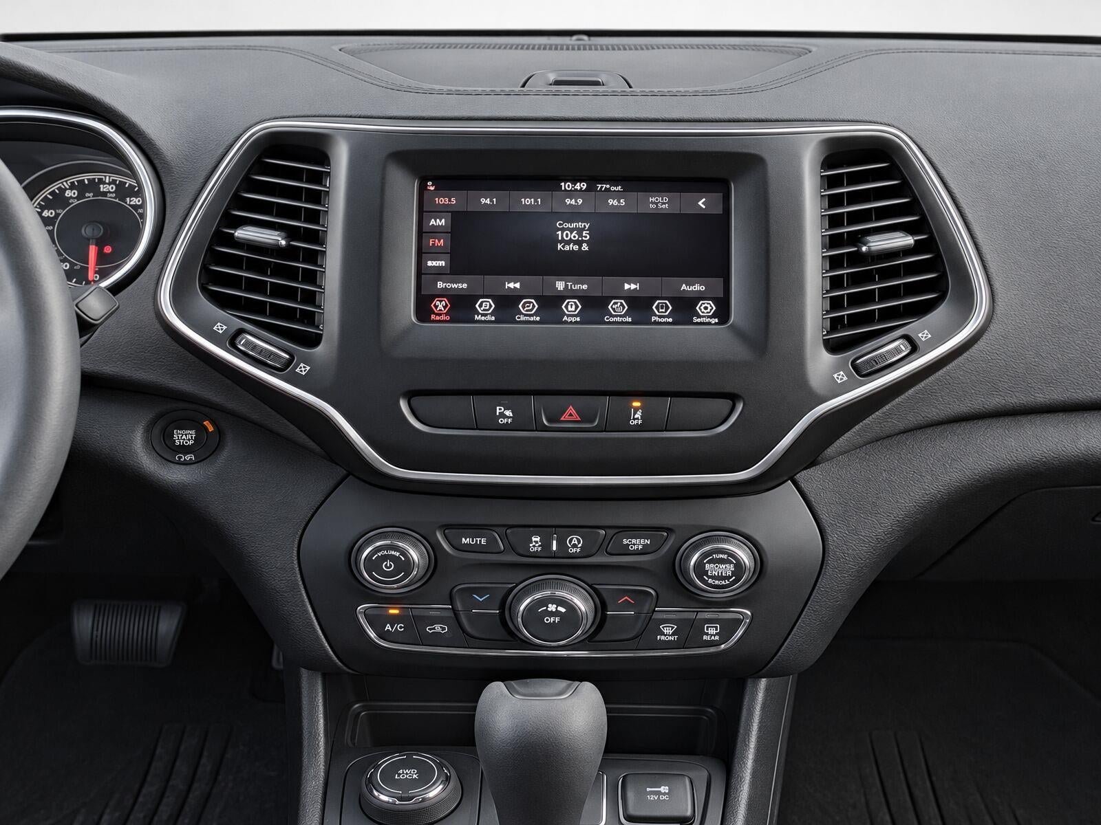 Used 2021 Jeep Cherokee Latitude Lux w/ Mopar Interior Package AWD/4WD image 17