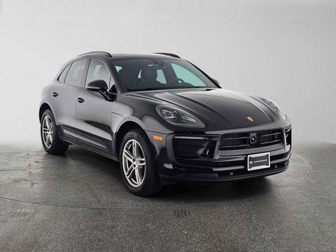Used 2023 Porsche Macan AWD/4WD image 7