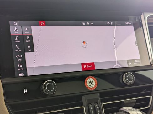 Certified 2026 Porsche Macan AWD/4WD image 28