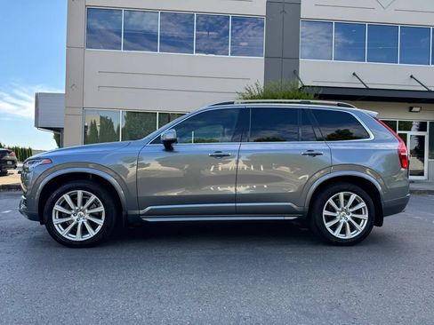 Used 2017 Volvo XC90 T6 Momentum w/ Vision Package AWD/4WD image 6