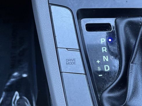 Used 2019 Hyundai Elantra SE image 7