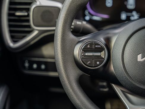 Used 2023 Kia Soul LX w/ LX Technology Package image 29