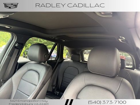 Used 2021 Mercedes-Benz GLC 300 4MATIC image 2