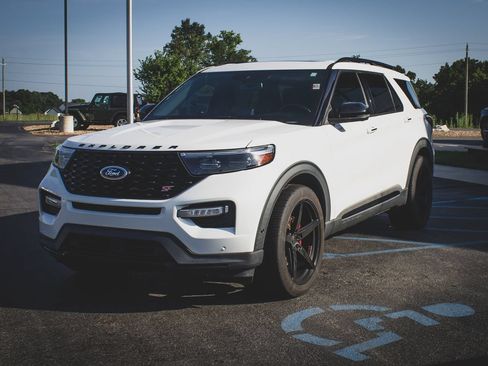 Used 2021 Ford Explorer ST w/ Equipment Group 401A AWD/4WD image 4