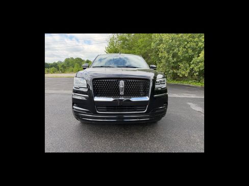 Used 2024 Lincoln Navigator Reserve AWD/4WD image 5
