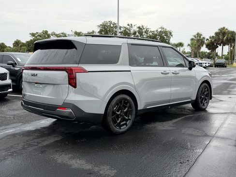 New 2026 Kia Carnival SX w/ SX Dark Edition Package FWD image 4