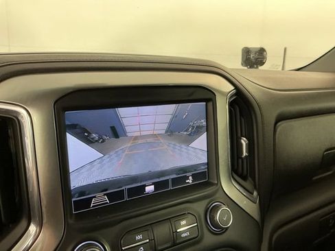 Used 2020 Chevrolet Silverado 1500 LT Trail Boss w/ Midnight Edition AWD/4WD image 19