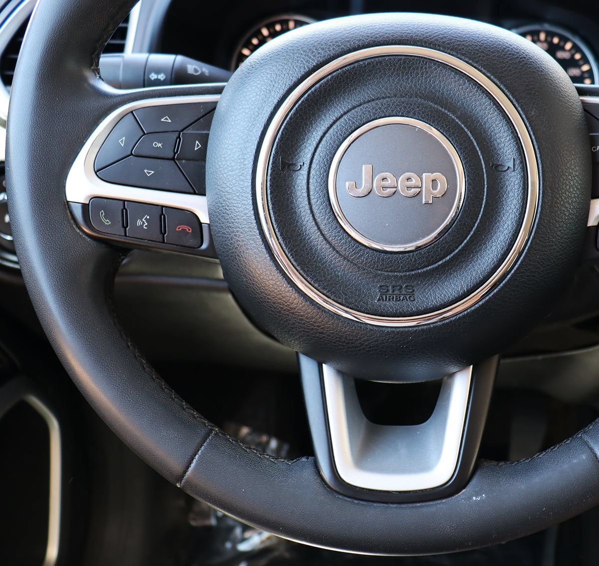 Used 2018 Jeep Renegade Latitude FWD image 53