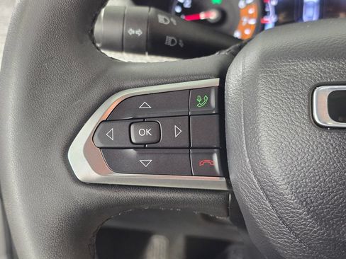 Used 2023 Jeep Compass Latitude AWD/4WD image 32