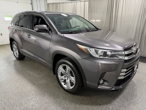 Used 2018 Toyota Highlander Limited AWD/4WD image 3