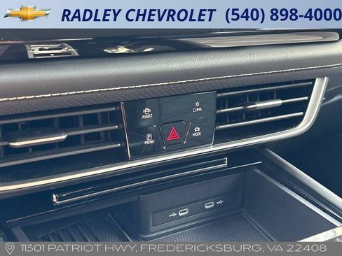 Used 2025 Volkswagen Atlas SE AWD/4WD image 10