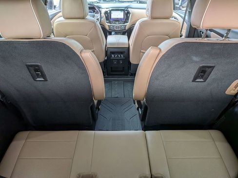 Used 2023 Chevrolet Traverse Premier image 37