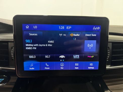 Used 2022 Ford Explorer Limited w/ Class IV Trailer Tow Package AWD/4WD image 4