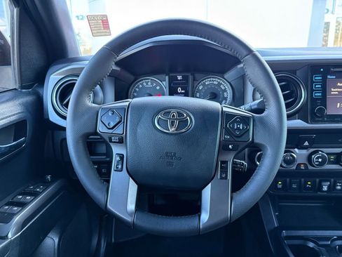 Used 2019 Toyota Tacoma TRD Off-Road w/ Technology Package image 15