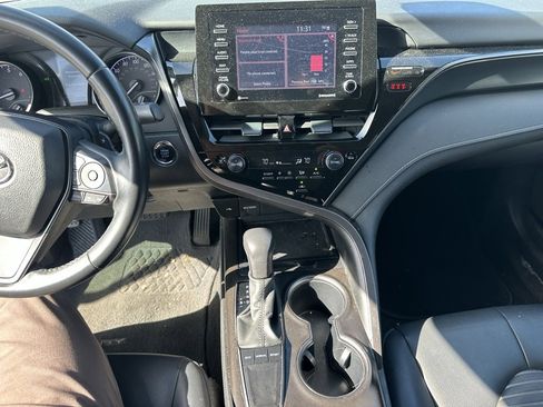 Used 2023 Toyota Camry SE image 9