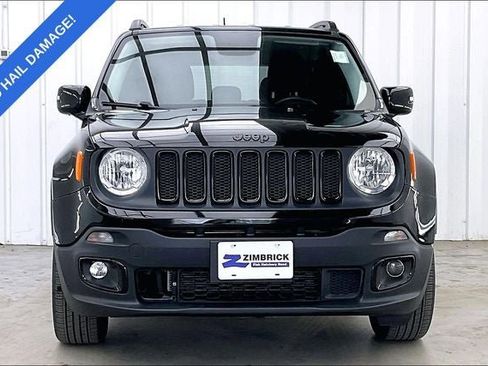 Used 2017 Jeep Renegade Altitude FWD image 3