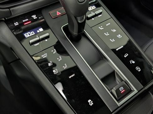 New 2026 Porsche Macan AWD/4WD image 34