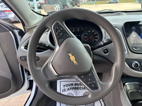 Used 2024 Chevrolet Malibu LT FWD image 16