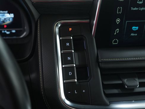 Used 2023 GMC Yukon XL SLT image 26