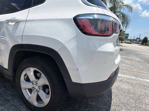 Used 2020 Jeep Compass Latitude w/ Popular Equipment Group FWD image 9
