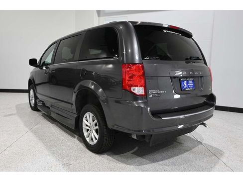 Used 2019 Dodge Grand Caravan SXT FWD image 8