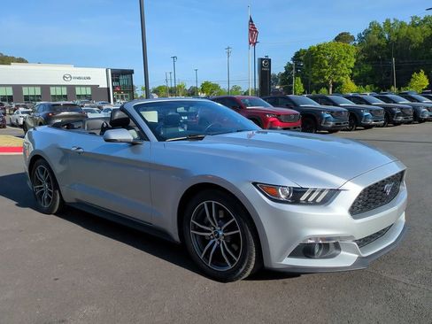 Used 2017 Ford Mustang Premium image 2