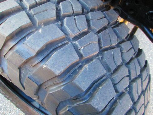 Used 2012 Jeep Wrangler Unlimited Rubicon w/ Dual Top Group image 17