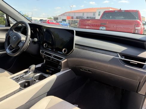 Used 2024 Lexus RX 350 Premium w/ Accessory Package (Z1) FWD image 25