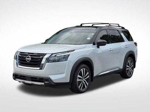 Used 2025 Nissan Pathfinder Platinum AWD/4WD image 2